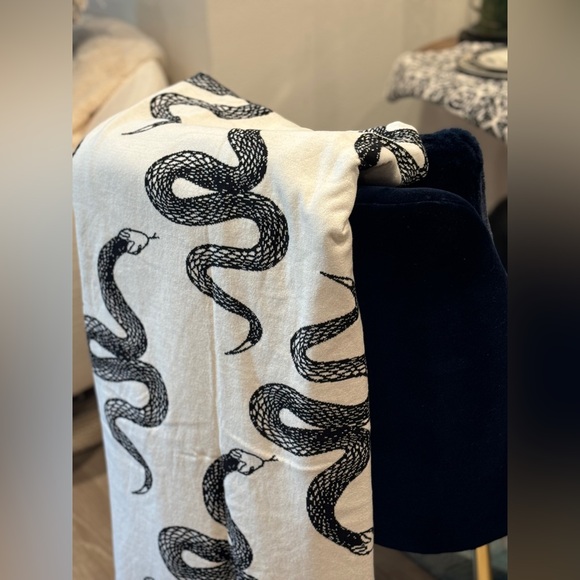 Intarsia knit Snake Throw Blanket Year of the Snake - Picture 12 of 16